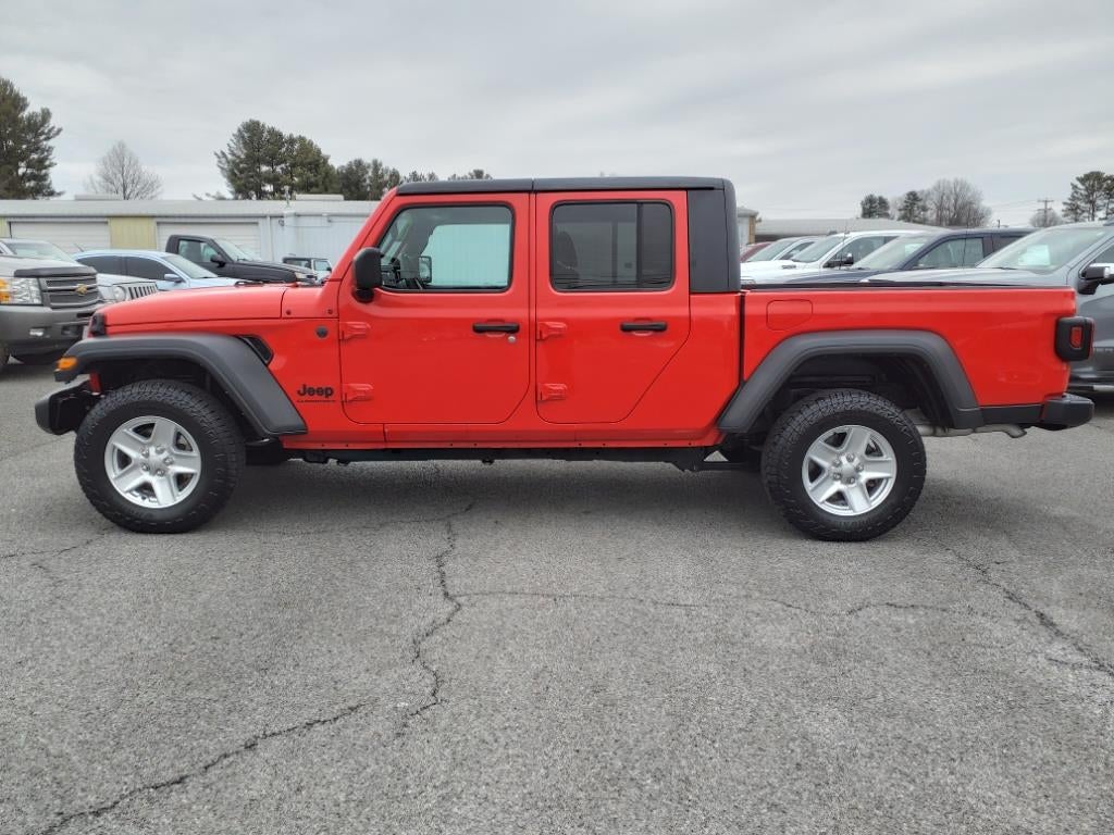 2023 Jeep Gladiator — side profile view